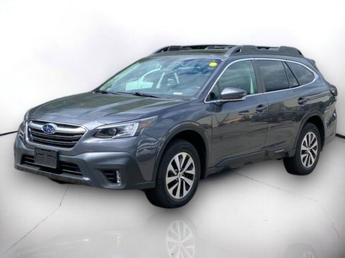 Used 2022 Subaru Outback Premium image 2