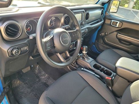 Used 2021 Jeep Gladiator Sport image 7