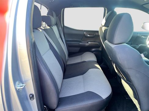 Used 2021 Toyota Tacoma TRD Sport w/ Technology Package image 25