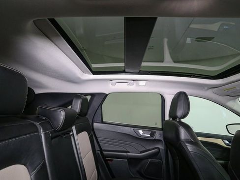 Used 2022 Ford Escape Titanium w/ Titanium Elite Package image 21