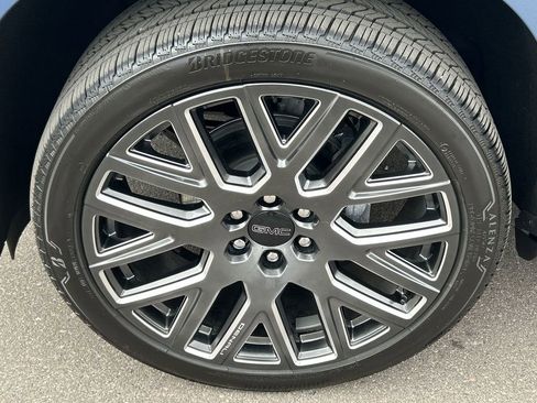 Used 2025 GMC Yukon Denali Ultimate image 34