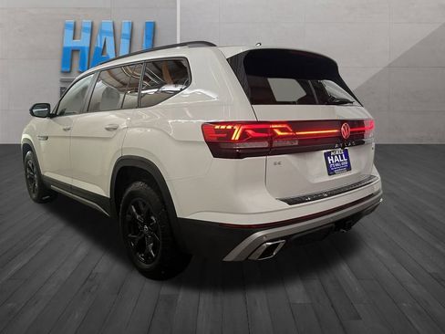 New 2026 Volkswagen Atlas Peak Edition AWD/4WD image 3