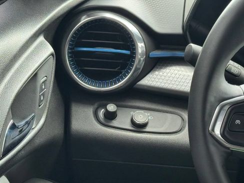 Used 2024 Chevrolet Trax LT w/ Driver Confidence Package FWD image 16