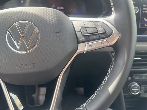 Used 2024 Volkswagen Taos SE AWD/4WD image 27