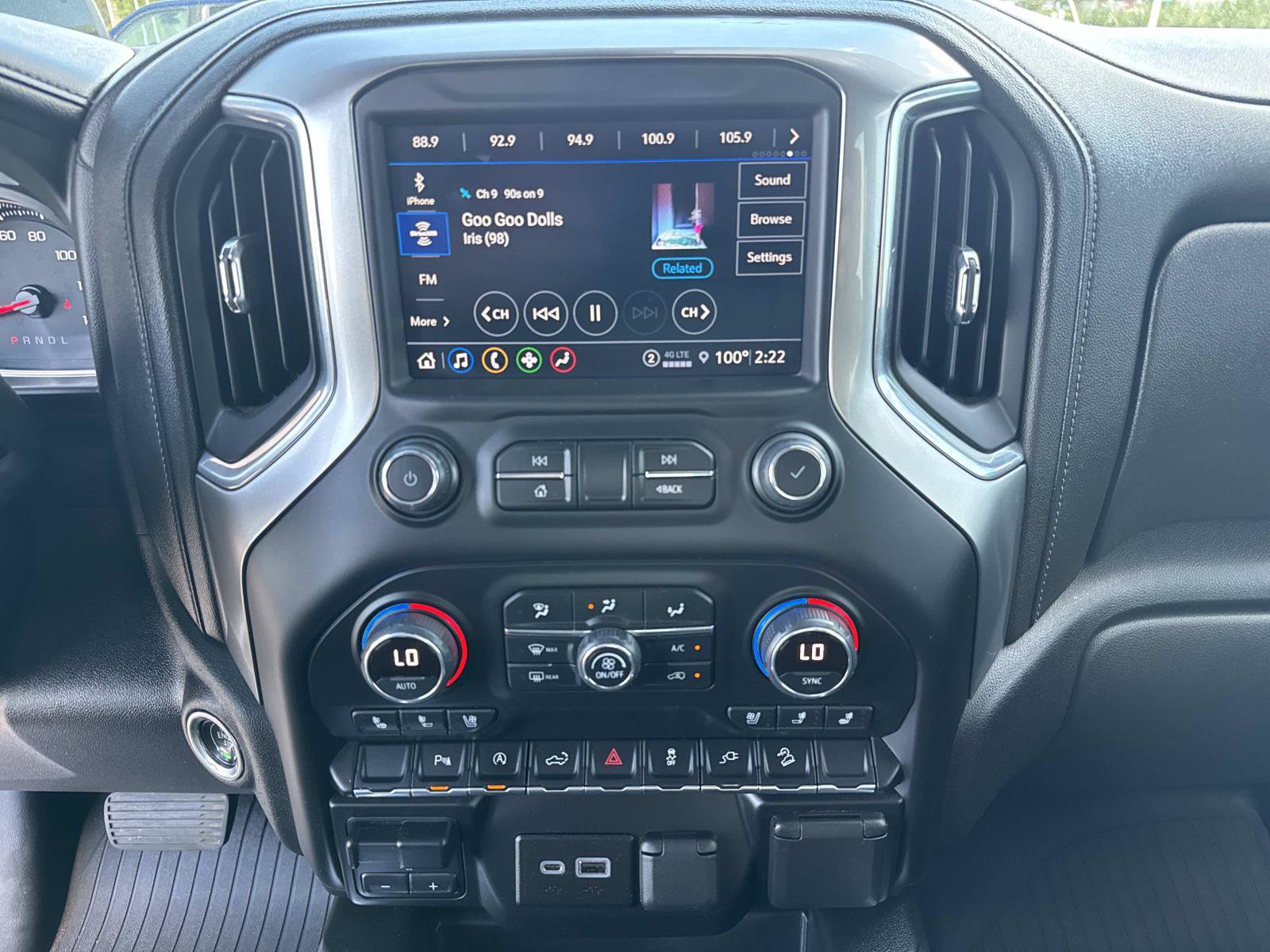 Used 2022 Chevrolet Silverado 1500 LTZ AWD/4WD image 29