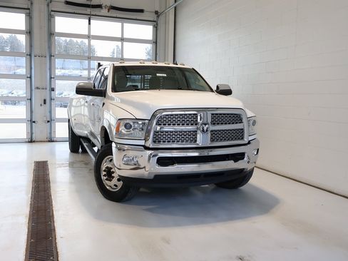 Used 2017 RAM 3500 Laramie image 44