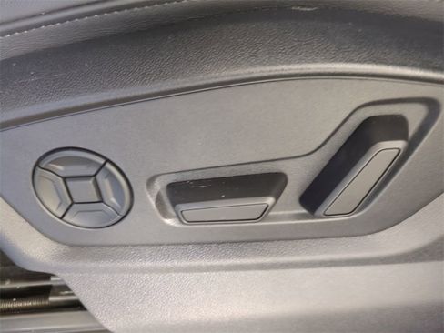 Used 2023 Audi Q7 3.0T Prestige image 23