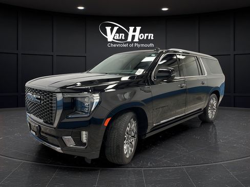 Used 2024 GMC Yukon XL Denali Ultimate AWD/4WD image 3