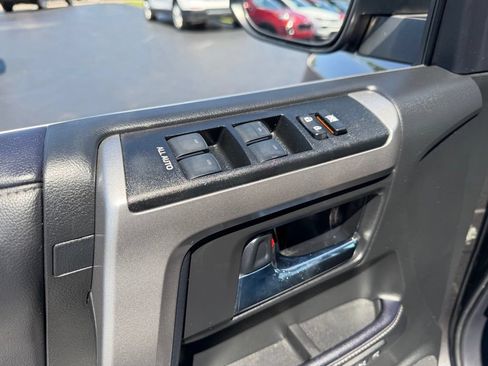 Used 2022 Toyota 4Runner Limited AWD/4WD image 22