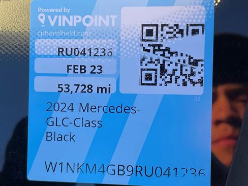 Used 2024 Mercedes-Benz GLC 300 image 3