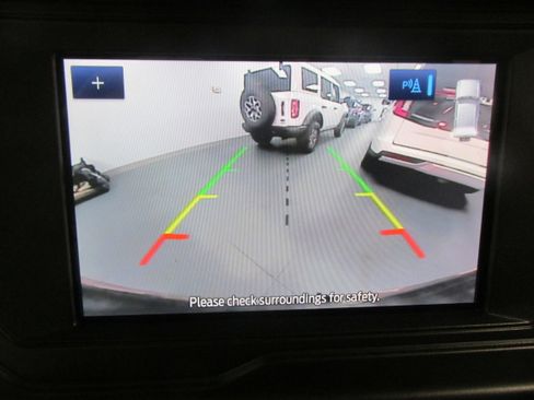 Used 2023 Ford Bronco Badlands w/ Sasquatch Package image 35