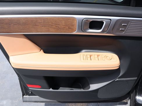 New 2026 Hyundai Santa Fe Limited FWD image 18