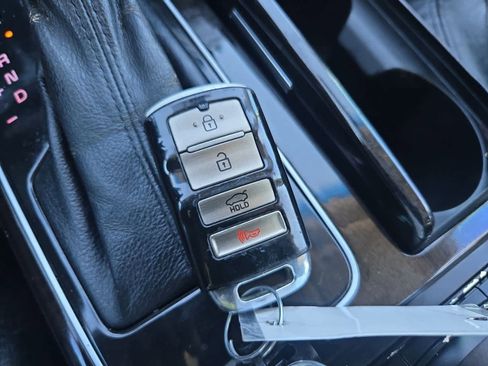 Used 2016 Kia Cadenza Premium w/ Luxury Plus Package image 36