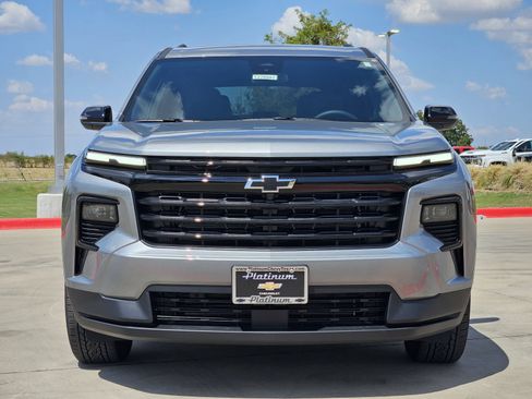 New 2027 Chevrolet Traverse LT w/ Midnight/Sport Edition FWD image 6