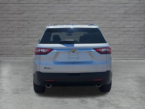 Used 2021 Chevrolet Traverse LT FWD image 4