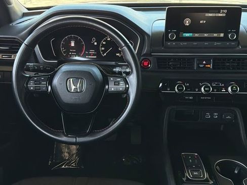 Certified 2025 Honda Pilot Sport image 17