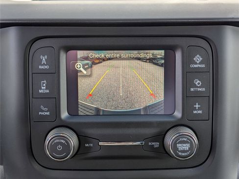 Used 2024 RAM 2500 Tradesman w/ Chrome Appearance Group image 28