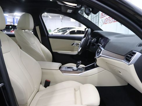 Used 2019 BMW 330i xDrive Sedan w/ Premium Package image 14