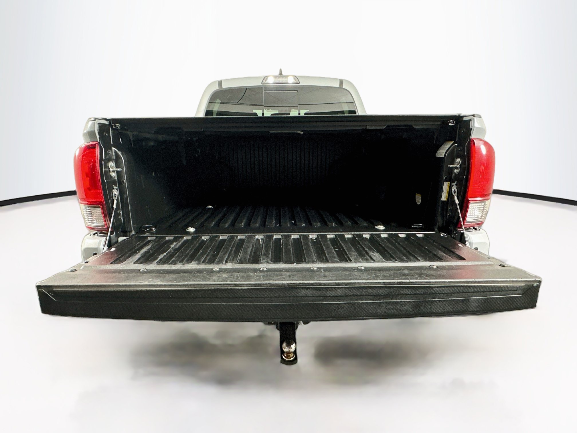 Used 2019 Toyota Tacoma TRD Off-Road w/ Technology Package AWD/4WD image 29