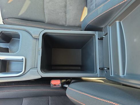 Used 2025 Nissan Sentra SR FWD image 29