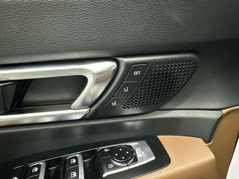 Used 2021 Kia Telluride SX w/ SX Prestige Package image 12