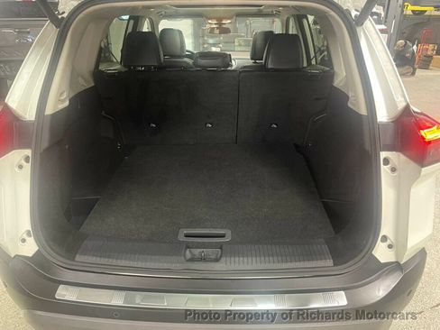 Used 2021 Nissan Rogue SV AWD/4WD image 16
