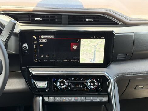 New 2026 GMC Sierra 3500 Denali w/ Denali Reserve Package AWD/4WD image 4