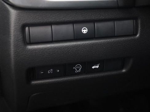 Certified 2025 Nissan Rogue SV AWD/4WD image 12