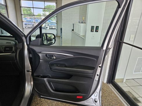 Used 2019 Honda Passport Sport image 13