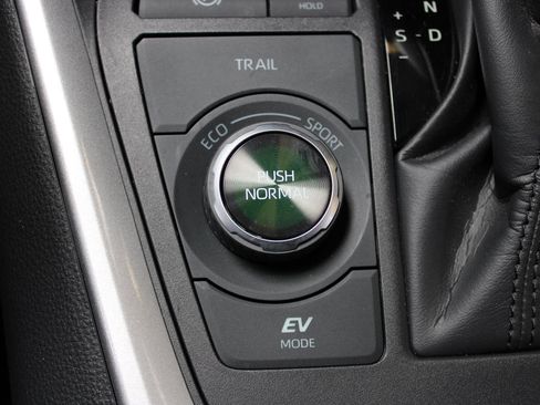 Used 2024 Toyota RAV4 XSE w/ Advanced Technology Package AWD/4WD image 30