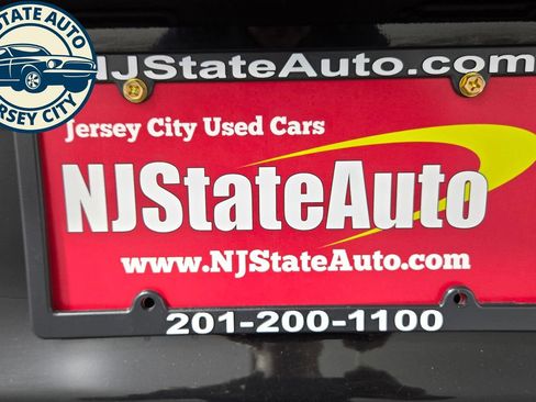Used 2024 Chrysler Pacifica Limited FWD image 38