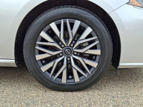 Used 2023 Nissan Altima 2.5 SV image 8