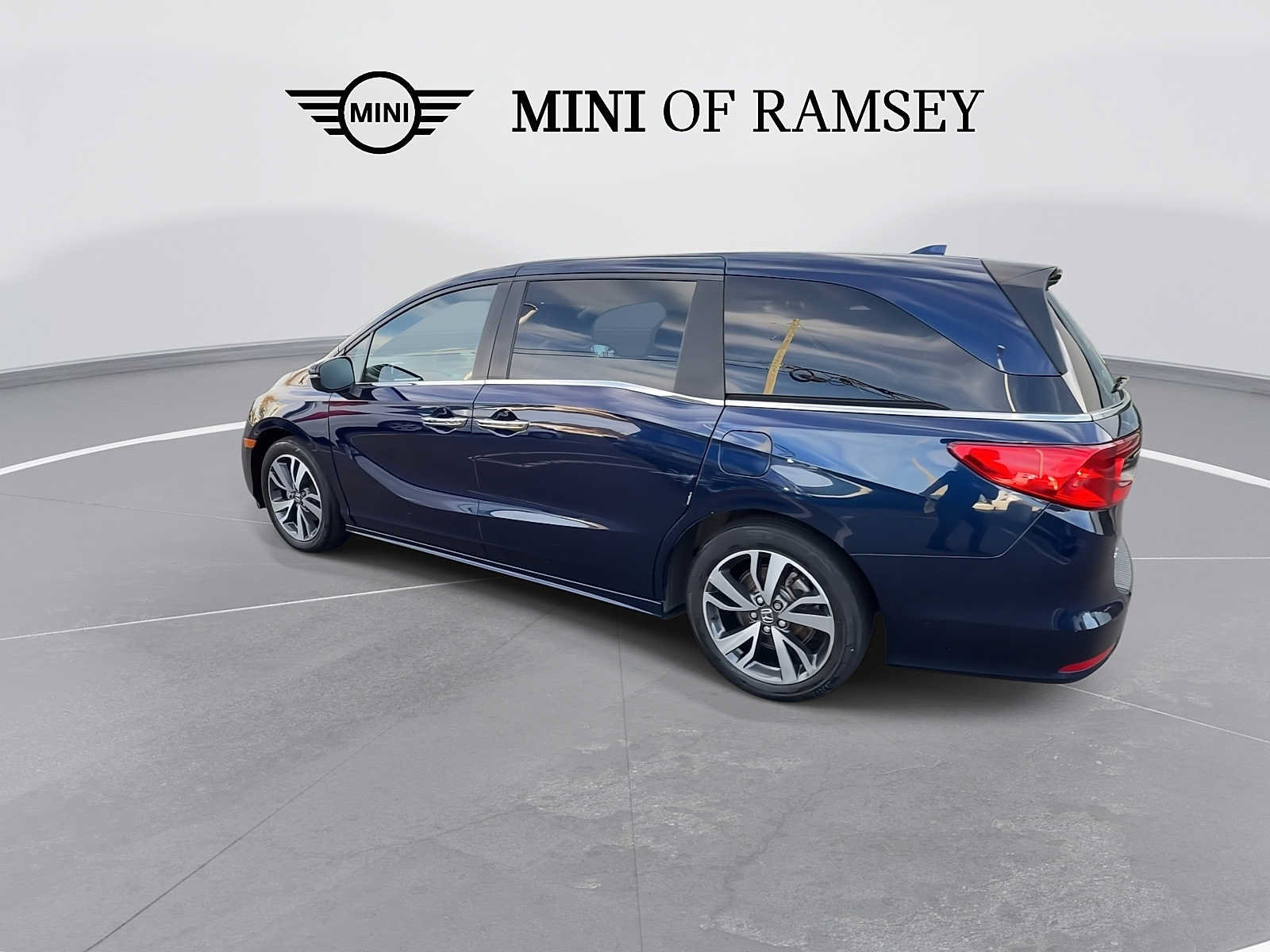 Used 2023 Honda Odyssey Touring image 6