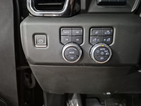 Used 2022 GMC Sierra 1500 Denali w/ Technology Package AWD/4WD image 19