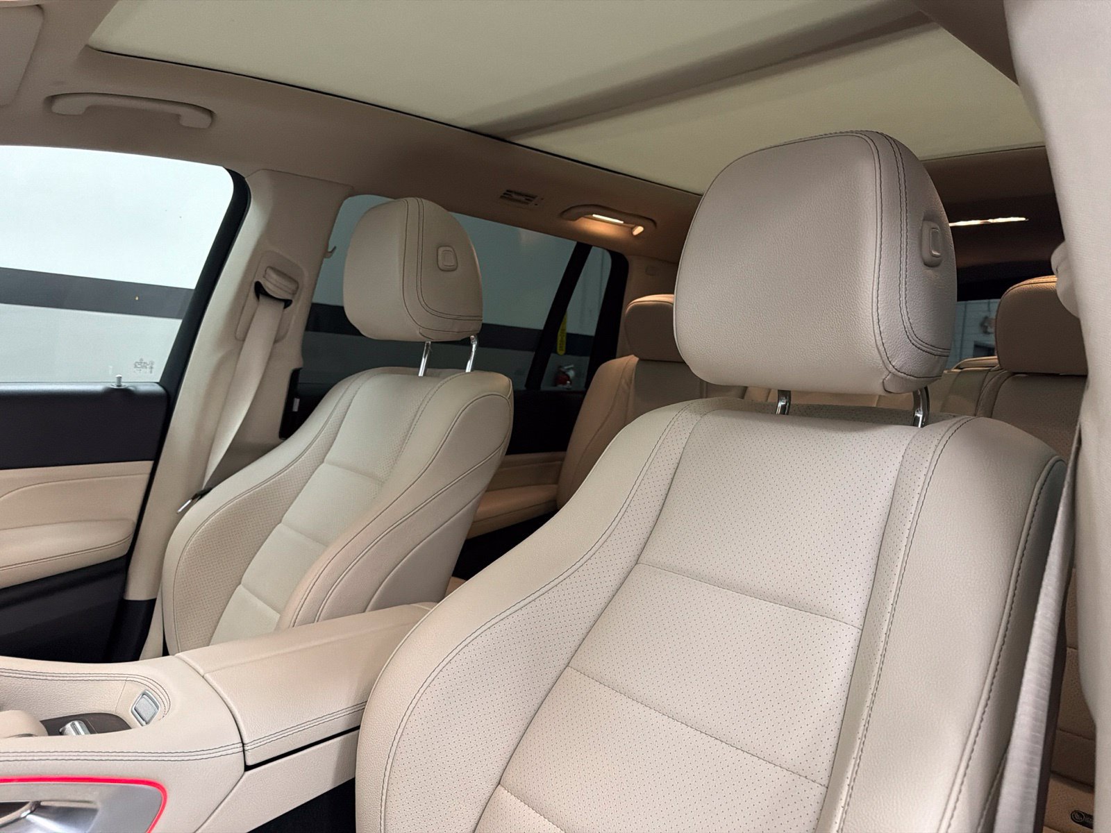 Used 2021 Mercedes-Benz GLS 450 4MATIC image 26