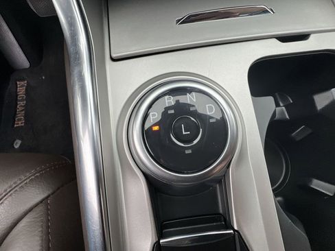 Used 2023 Ford Explorer King Ranch w/ Technology Package image 16