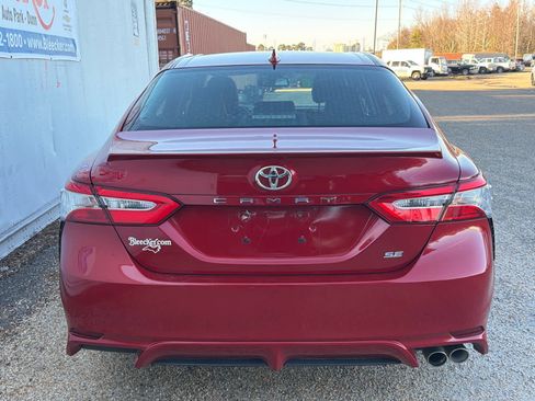 Used 2020 Toyota Camry SE w/ Convenience Package image 4