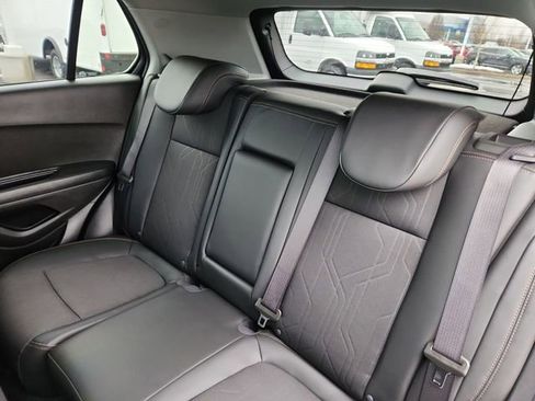 Used 2022 Chevrolet Trax LT w/ LT Convenience Package image 29