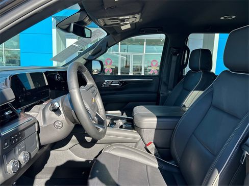 Used 2025 Chevrolet Tahoe Premier image 9