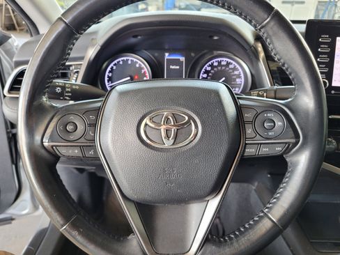 Used 2021 Toyota Camry SE w/ Convenience Package FWD image 16
