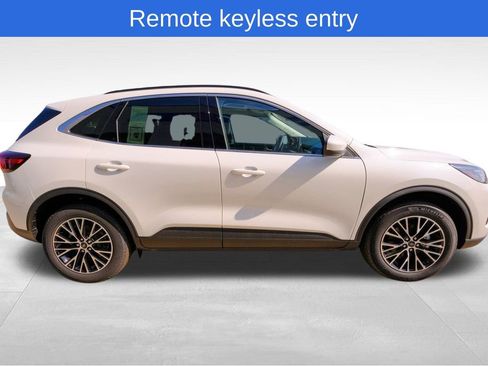 New 2025 Ford Escape SE image 7