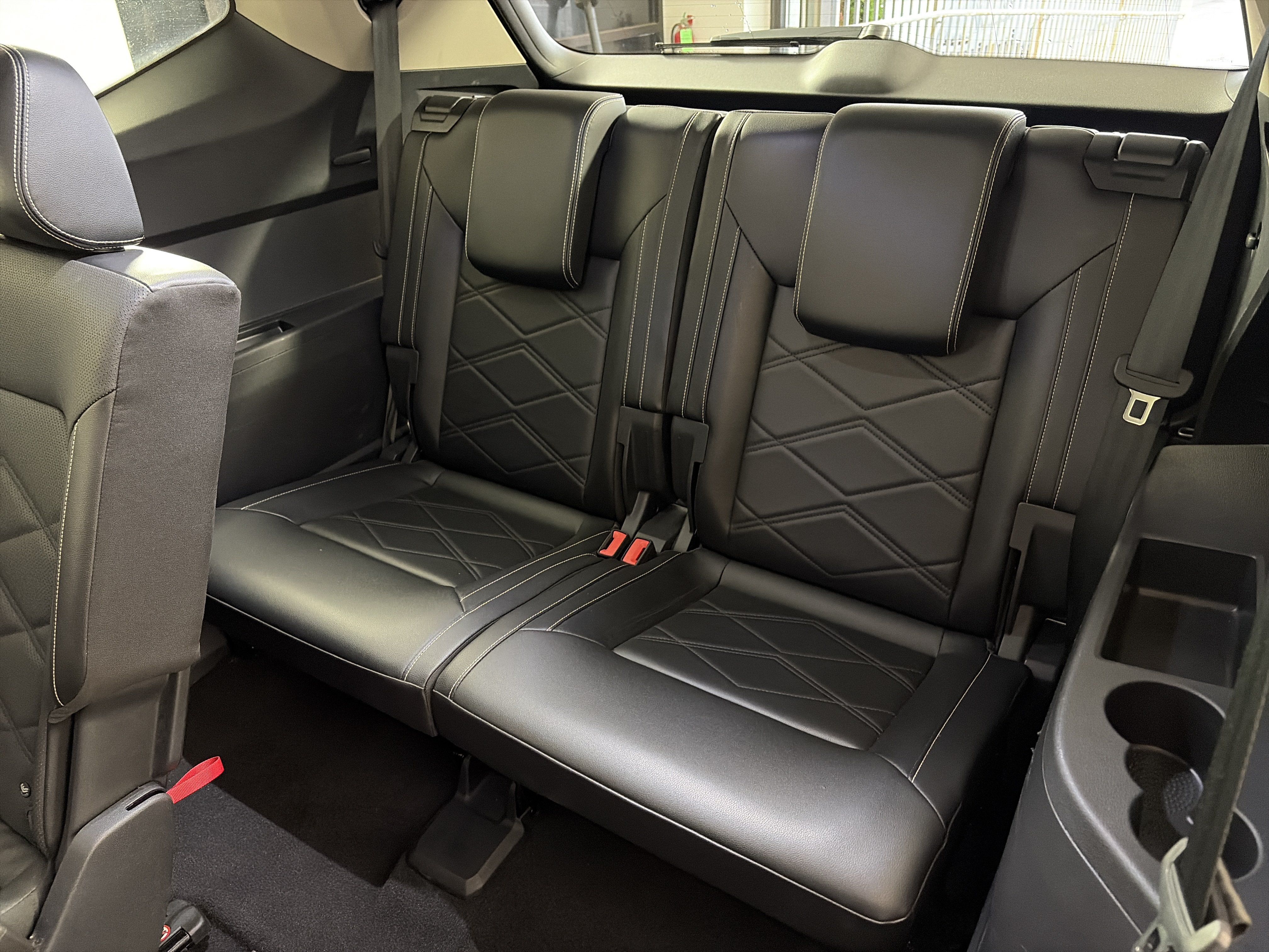 Used 2024 Volkswagen Atlas SE AWD/4WD image 8