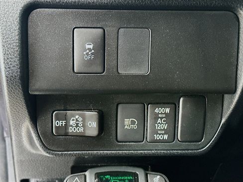 Used 2020 Toyota Tacoma TRD Off-Road image 17