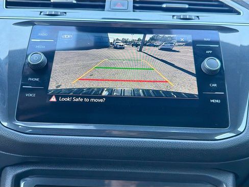 Used 2023 Volkswagen Tiguan SEL R-Line image 32