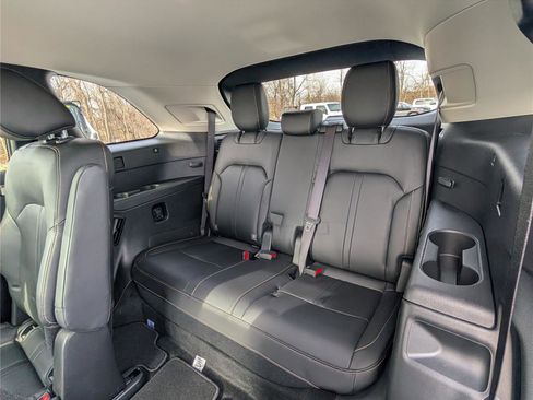 Used 2024 MAZDA CX-90 3.3 Turbo w/ Preferred Plus image 14