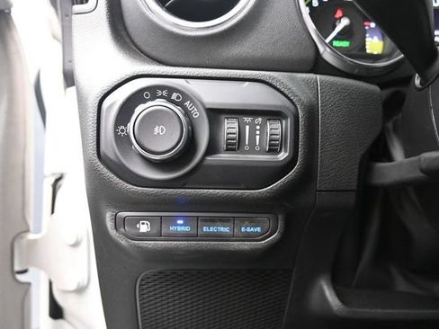 Used 2022 Jeep Wrangler Unlimited Rubicon 4xe w/ Cold Weather Group AWD/4WD image 15