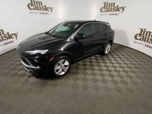 Certified 2024 Buick Encore GX Preferred w/ Comfort Package FWD image 4