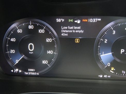 Used 2022 Volvo XC40 T5 R-Design w/ Advanced Package image 22