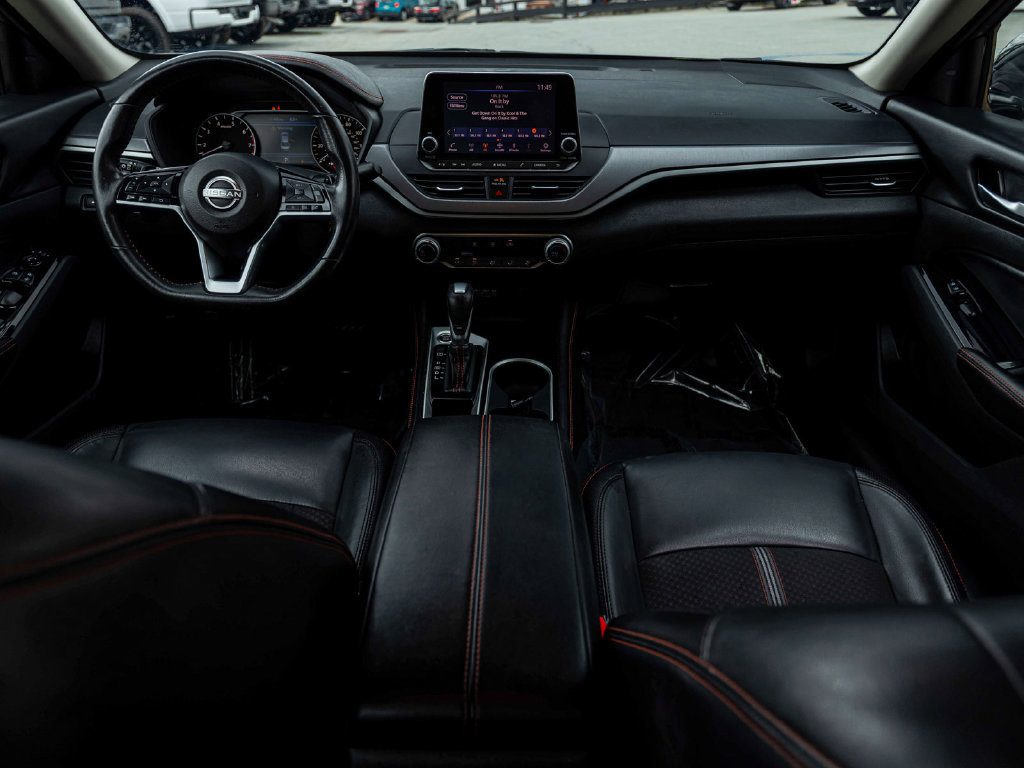 Used 2024 Nissan Altima 2.5 SR FWD image 31