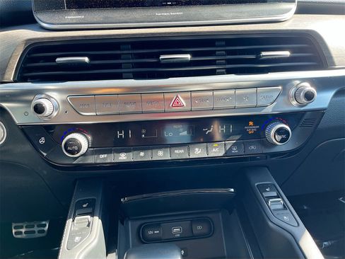 Used 2022 Kia Telluride SX w/ Nightfall Edition Package image 16